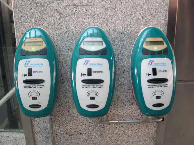 Компостер для билетов в Риме